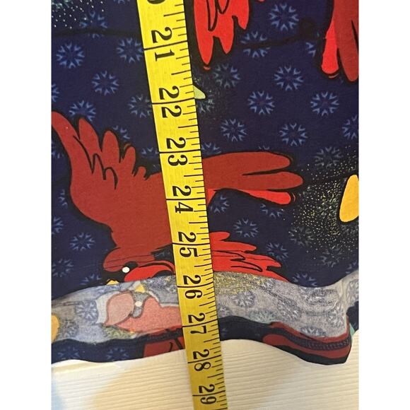 NWT LuLaRoe Classic T Shirt Size S – Holiday Cardinals & Lights Print Soft - Picture 6 of 8